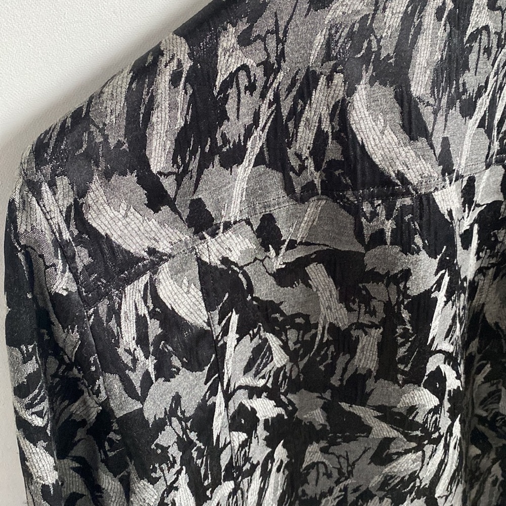 Ruby Rd. Graphic design printed black, white & gray long sleeve jacket, Size 14 - Picture 7 of 11